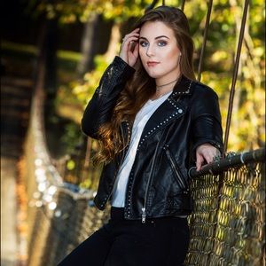 Meet your Posher, Emily grace